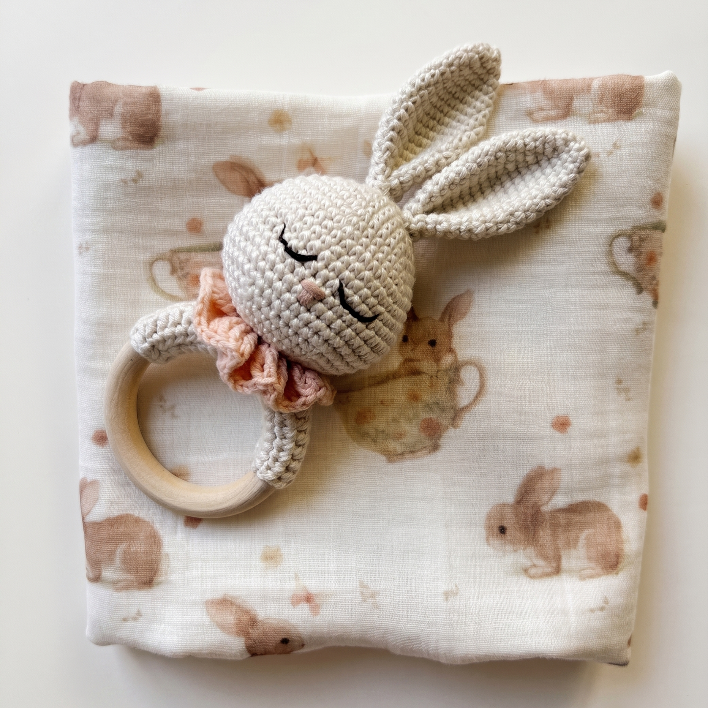 Tavşan ve Cup Desenli Başlıklı Müslin Havlu - Mini Lapin